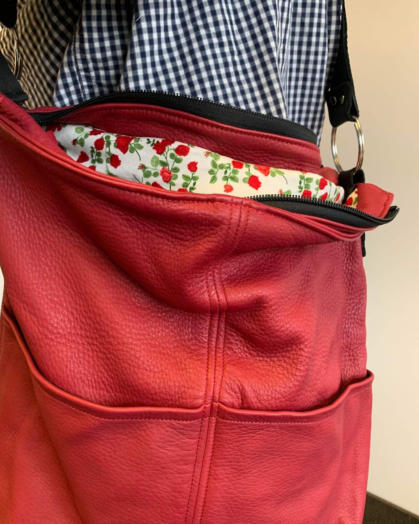 BUCKET BAG WITH POCKET (IN RED)